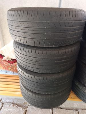 Продается шины фирмы Goodyear 215/55/17 б\у