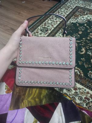 Сумка Charles & Keith стоимость 100.000