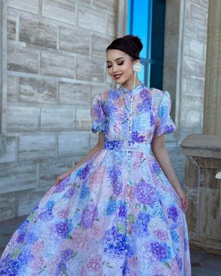 Яркое платье из новой коллекции