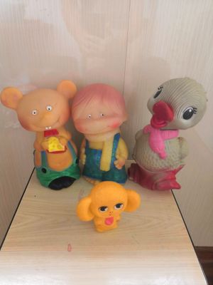 Продам игрушки совпластитал