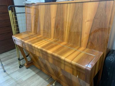 Пианино,Ходунок для инвалида2.Массажная кушет новая