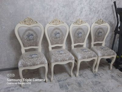 срочно продам стол со стульями