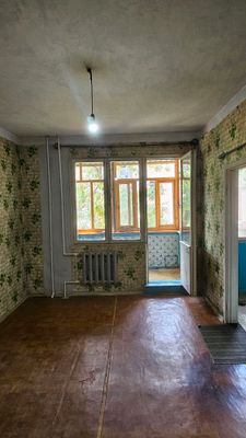 продаётся 1/4/5. панельный массив. балкон 1,5×3