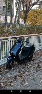 Продам электроскутер в хорошем состоянии батарейки новые
