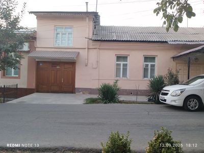Дружба Комолон 2,8 соток 3 хона.