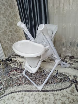 Detskiy ovqatlanadigan stol