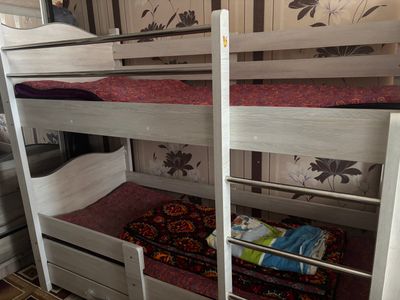 2 етажли кроват сотилади