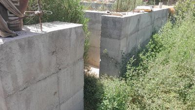 Участка фундаменти билан.