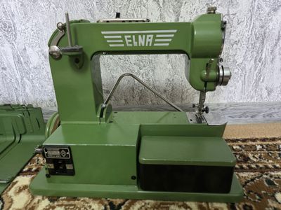 Elna антикварная швейная машина
