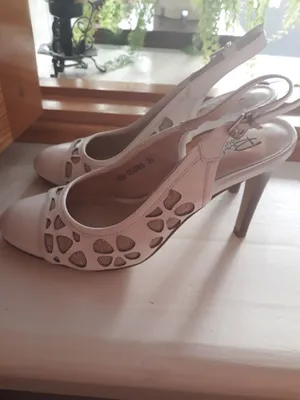 Новые нарядные белые туфли-босоножки,кожа,Respect,36р.из Москвы.