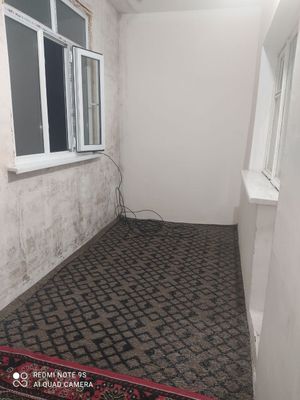 Chilonzor 23 2/5/5 bolkon 2*6 300$ Xoladinik bor Qizlar Bolalar va oi