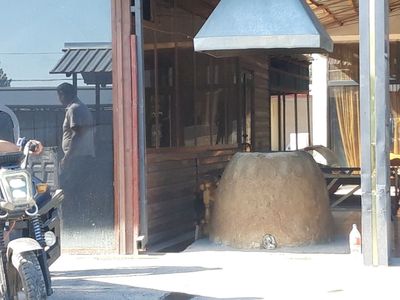 Ижарага факат тандир сомса ва тирик балик пишириб сотиш учун берилади