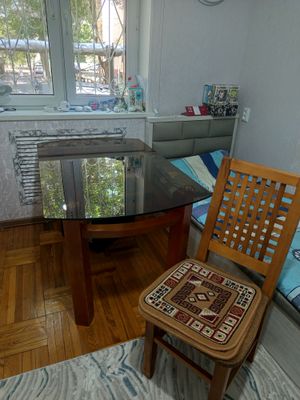 Кухонный стол и стулья