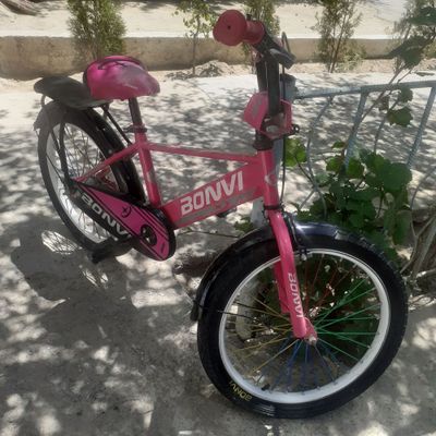 Velik sotiladi qiz bolalarniki