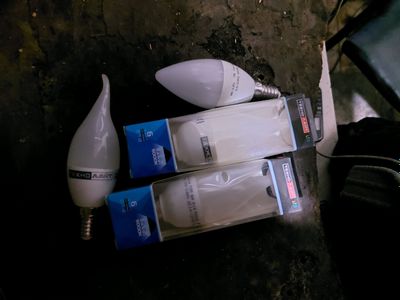 продам лампы с маленьким цоколем