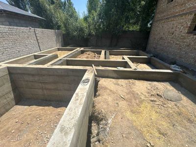 Срочно продам землю с фундаментом 20 км от Рохата