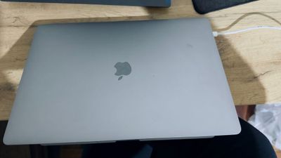 Macbook pro 2019 i7