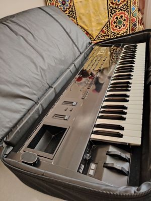 Ensoniq Ts-10 sotiladi Holati yangi