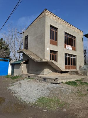 Xolati zur sirochnaga sotiladi padvali bn 3 etaj