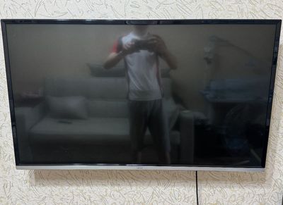 Телевизор Artel 43"