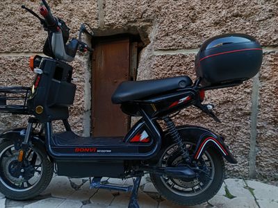 Elektron scooter BONVI