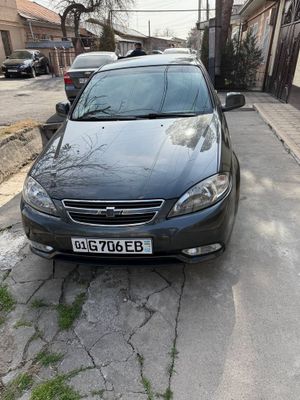 Gentra, 2018 . bir qol moshina