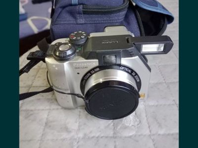 Сотилади фотоаппарат