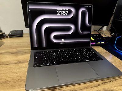 MacBook pro M3 8/512 14inch