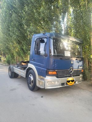 Mersades Benz 2002