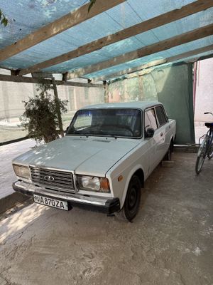Lada 2107 yili 2000 karbirator.holati zor