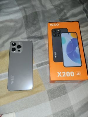 X 200 telefoni sotiladi.