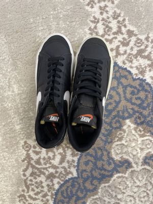 Кроссовки nike новые! По хорошей цене