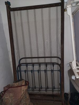 Металлический кровать