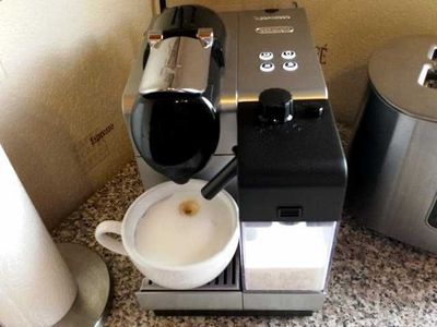 Nespresso De'Longhi Lattissima кофемашины