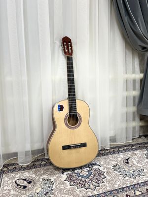 Гитара срочно играл всеголишь 3 месяца