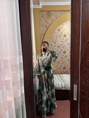 Платья