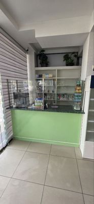 Apteka mebeli sotiladi yahshi xolatda.
