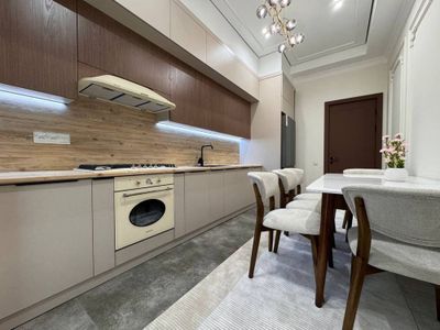 ЖК ROYAL House Шота Руставели Продам квартиру 4х ком 97м2 Срочно