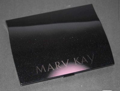 Mary Kay Большой и новый футляр для декоративной косметики