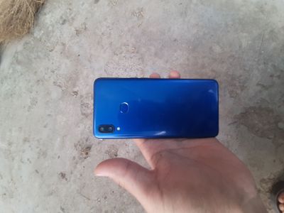 A10s 32gb ishlashi, holati zor