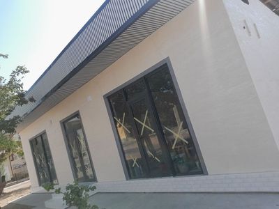 Oxangaron shahar sentirda noturar bino sotiladi yangi bitkan 67 kv