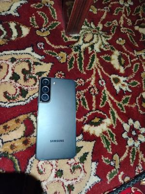 Galaxy s22 o'zi xotirasi 8/256 gb