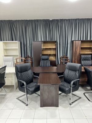 Ofis uchun mebel