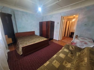 Ганга ва Гафур Гулом метроси якинида ижара бор