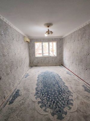 Микрорайон3/1да 4 этажкани 1этажида 2хонали квартира срочна сотилади