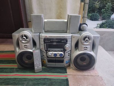 Продам музыкальный центр LG