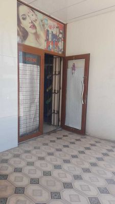 Нотурар бино сотилади