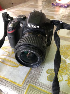 Nikon 3200 sotiladi