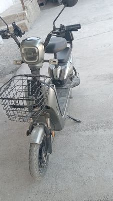 Skuter sotiladi yangi