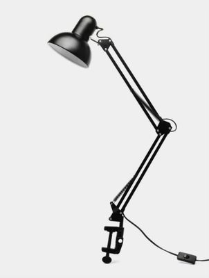 Nastolniy lampa sotiladi